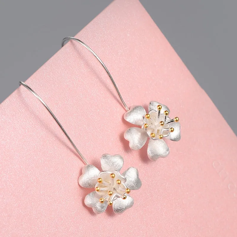 Chinese Jewelry Simple Flower Dangle Earrings For Women in Silver Color