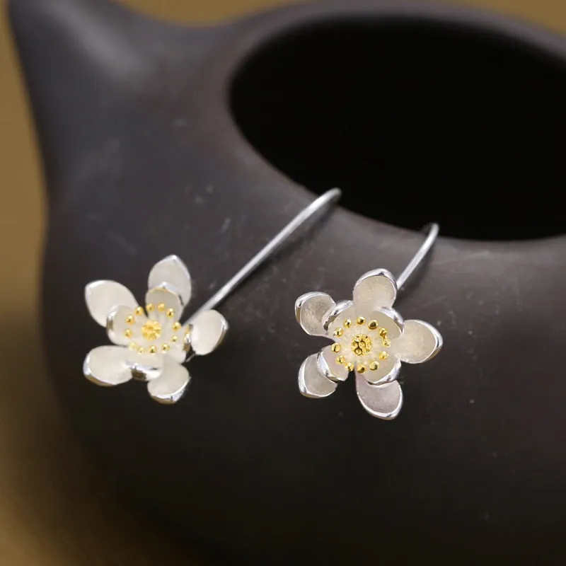 Chinese Jewelry Simple Flower Dangle Earrings For Women in Silver Color