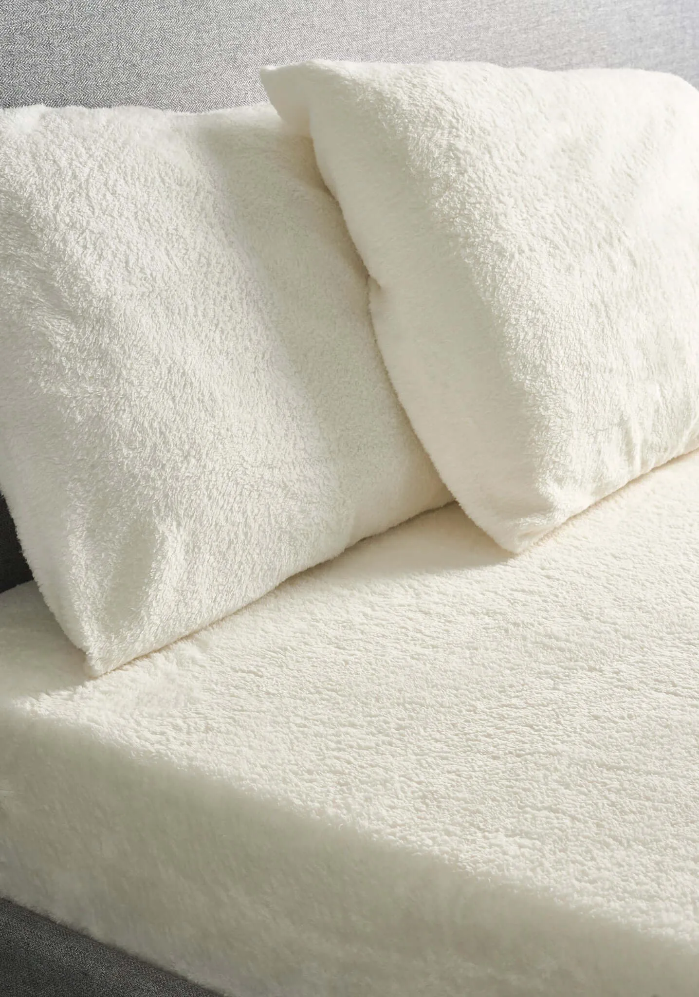 Hibernate Cosy Collection Super Soft Teddy Fleece Duvet & Two Pillow Covers Set - Ivory Cream