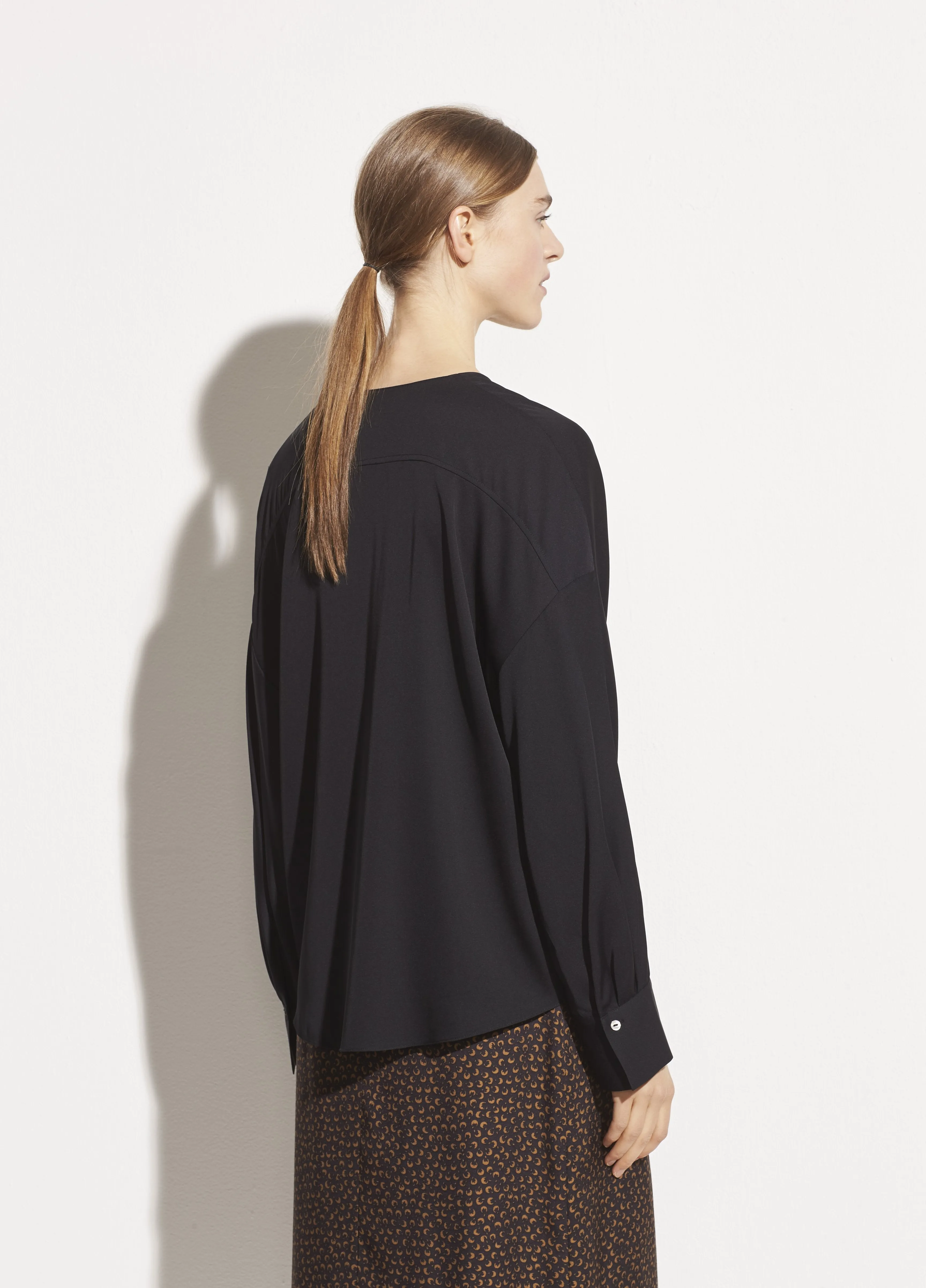 Long Sleeve Satin V-neck Popover in Black