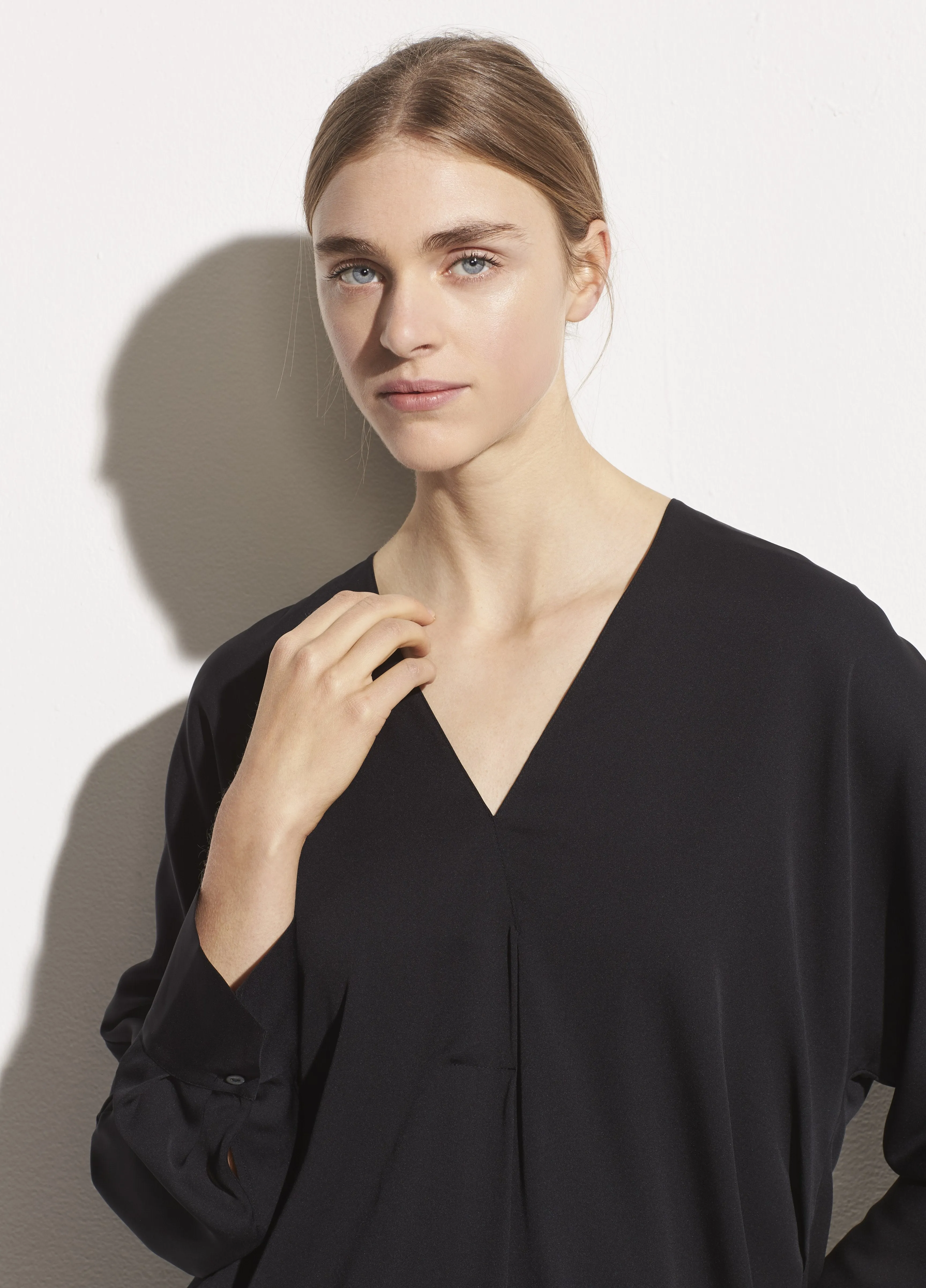 Long Sleeve Satin V-neck Popover in Black