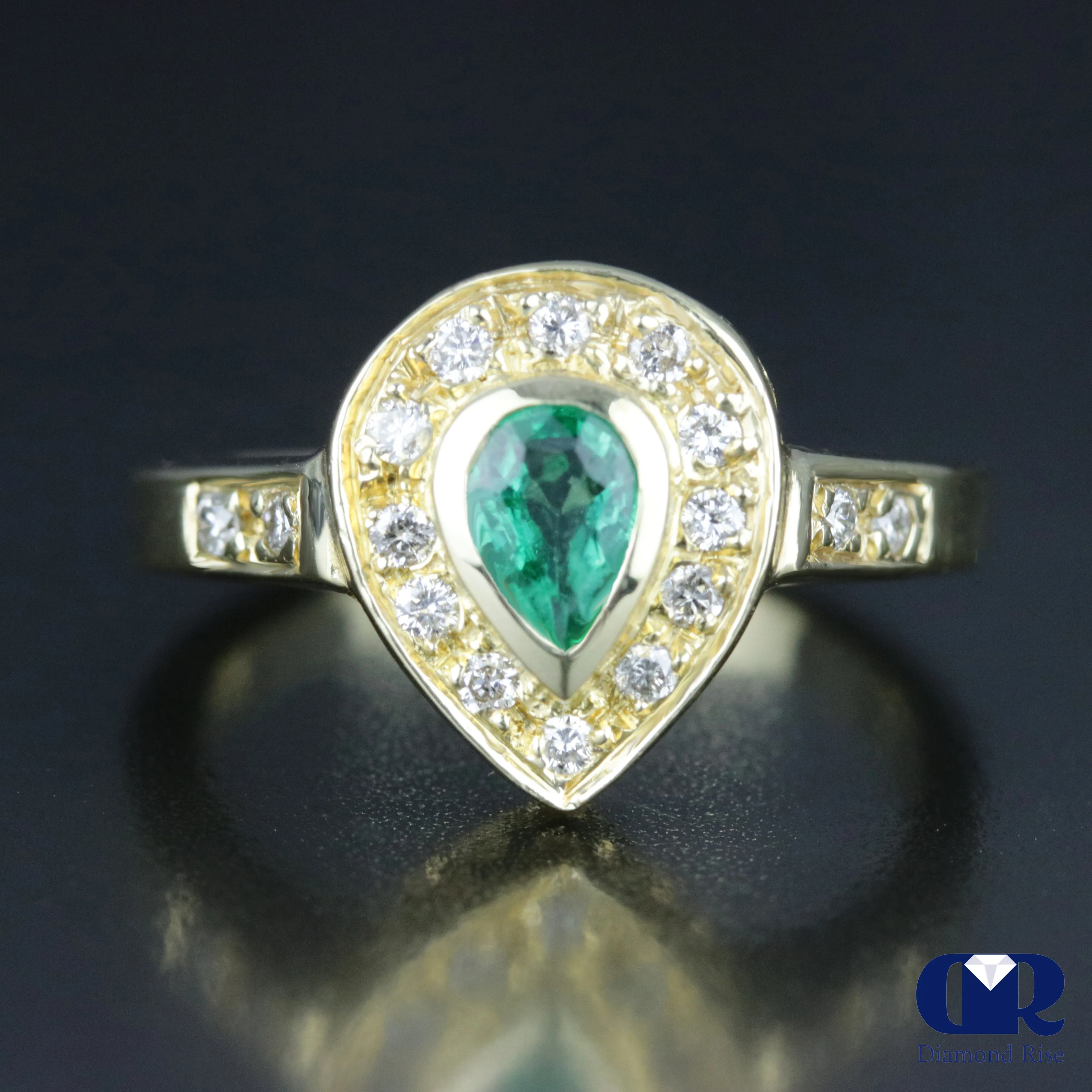 Natural 0.80 Ct Pear Shape Emerald & Diamond Cocktail Ring Engagement Ring 14K